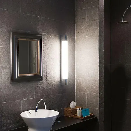 Les Nuits 4* Anversa